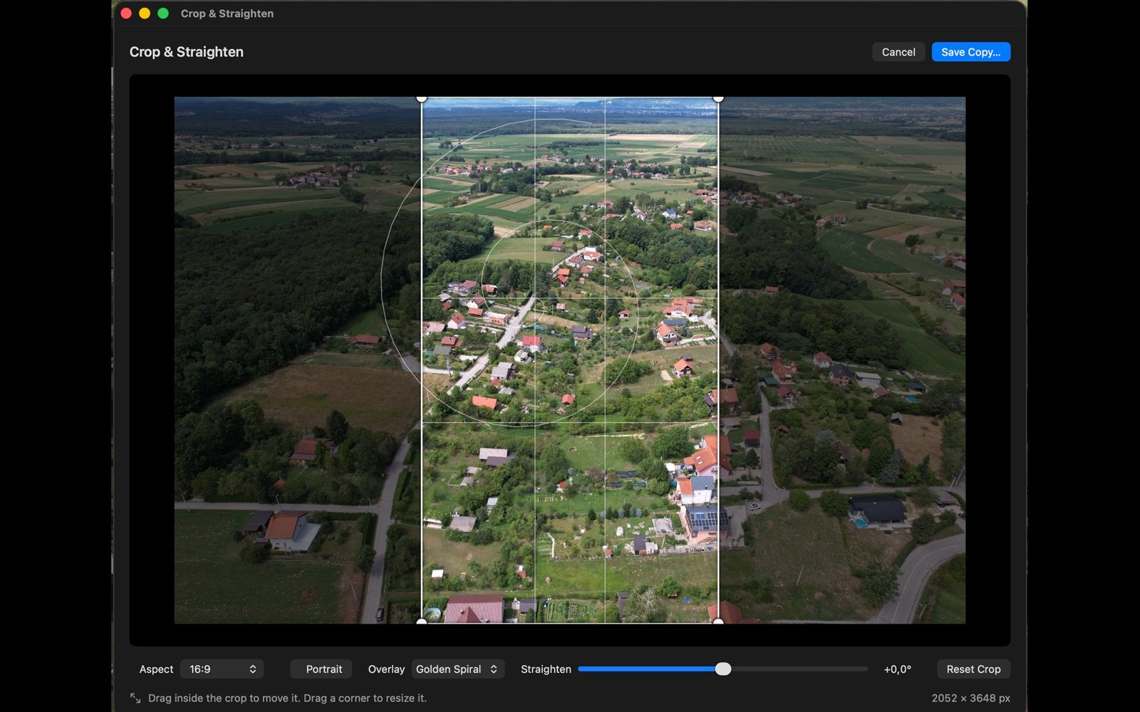MPViewer Crop and Straighten workspace with ratio controls and composition overlay